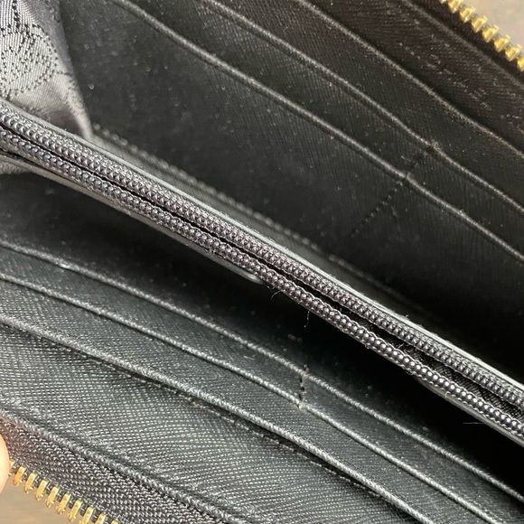 Black wallet like new - Picture 3 of 4